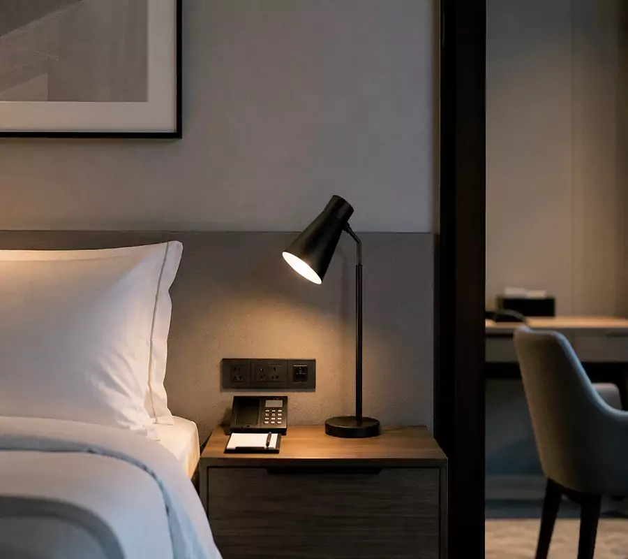 UL Listed Black Table Lamp for Hotel Guestrooms